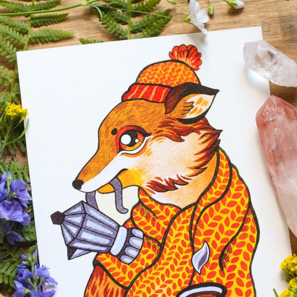 Adventuring fox -postikortti. Retkeilevä kettu, joka nauttii kahvista.